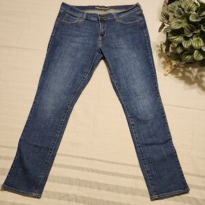 Old Navy Women's Straight Leg Blue Jeans